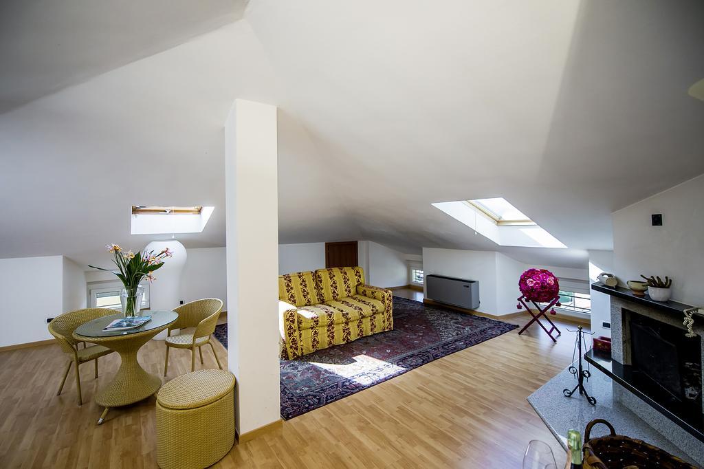 Hotel San Gerolamo Vercurago Kültér fotó