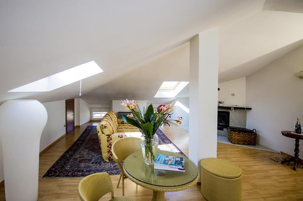 Hotel San Gerolamo Vercurago Kültér fotó