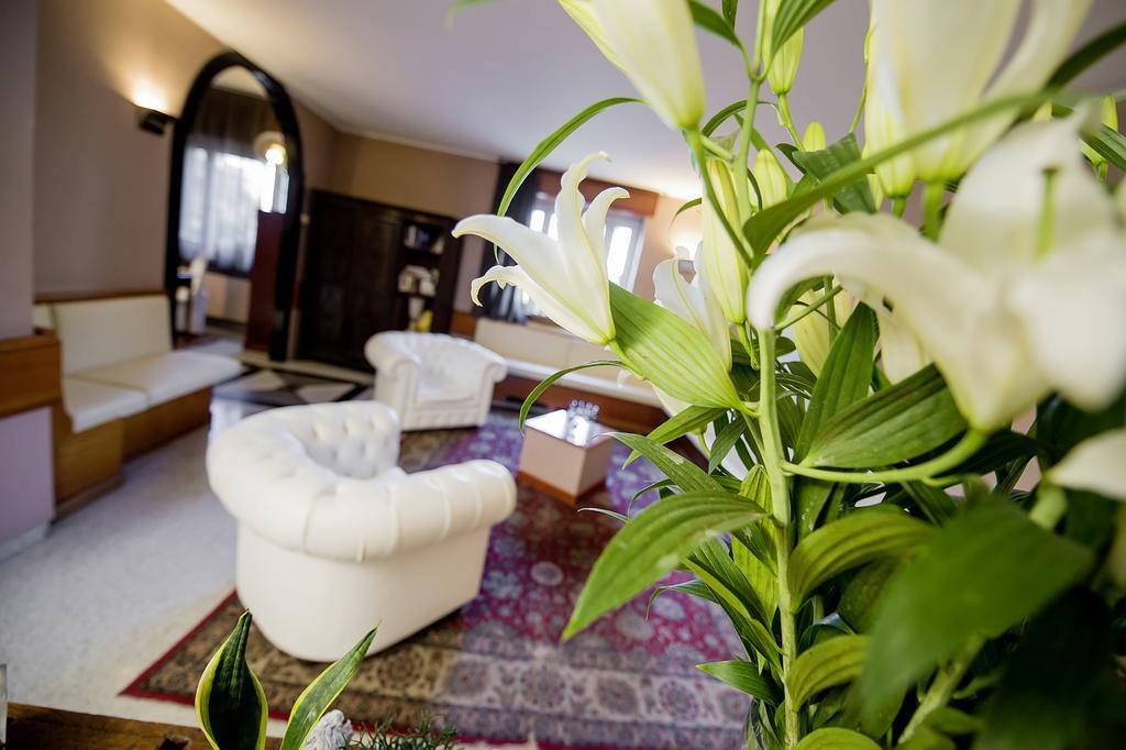 Hotel San Gerolamo Vercurago Kültér fotó