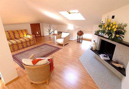 Hotel San Gerolamo Vercurago Kültér fotó